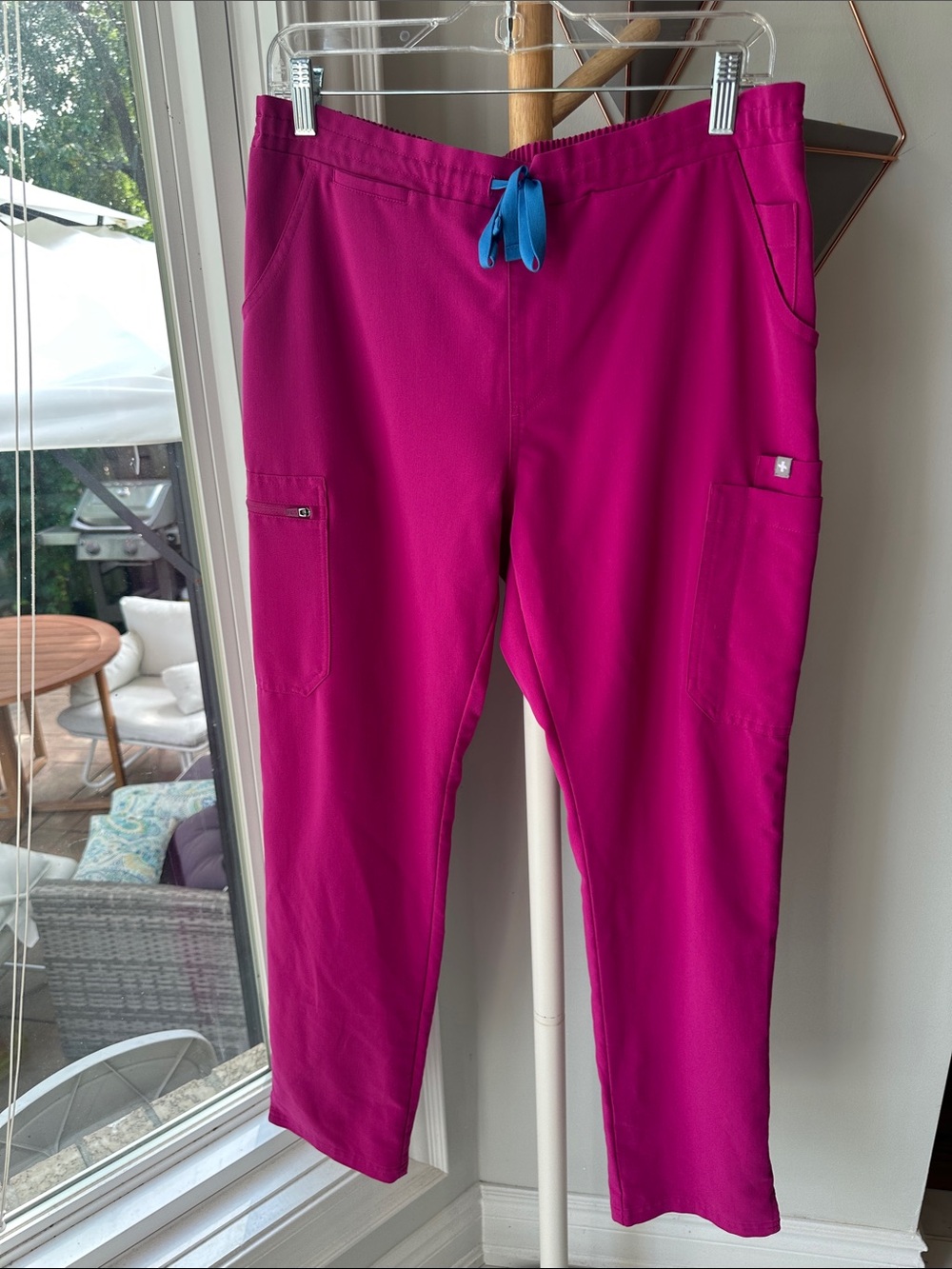 FIGS Magenta Pink Utility Scrub Pants Drawstring Nurse Nursing Uniform Medium